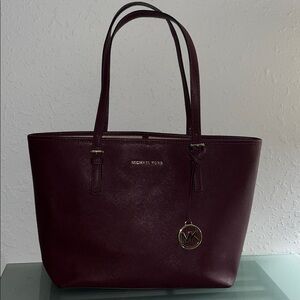 Micheal Kors large Jet Set leather burgundy tote